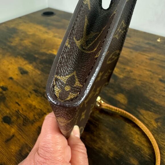 Louis Vuitton Monogram Bucket Accessories Pochette Bag - Picture 8 of 11